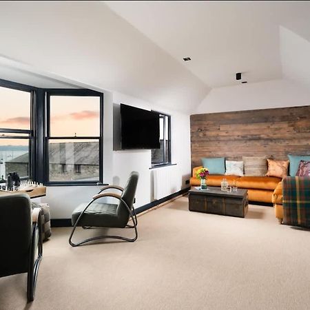 Stunning Waterfront Apartment With Spectacular Views & Parking At 'Captains Loft' Falmouth Buitenkant foto