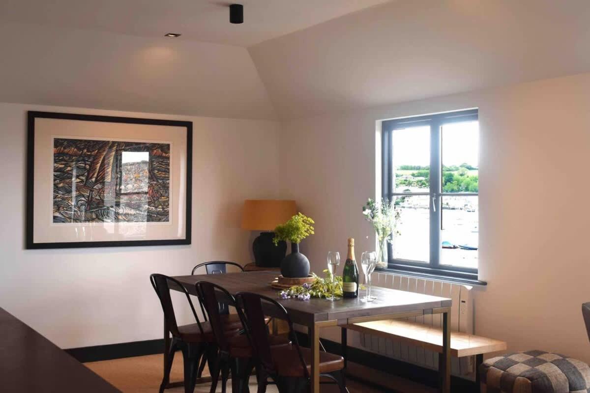 Stunning Waterfront Apartment With Spectacular Views & Parking At 'Captains Loft' Falmouth Buitenkant foto