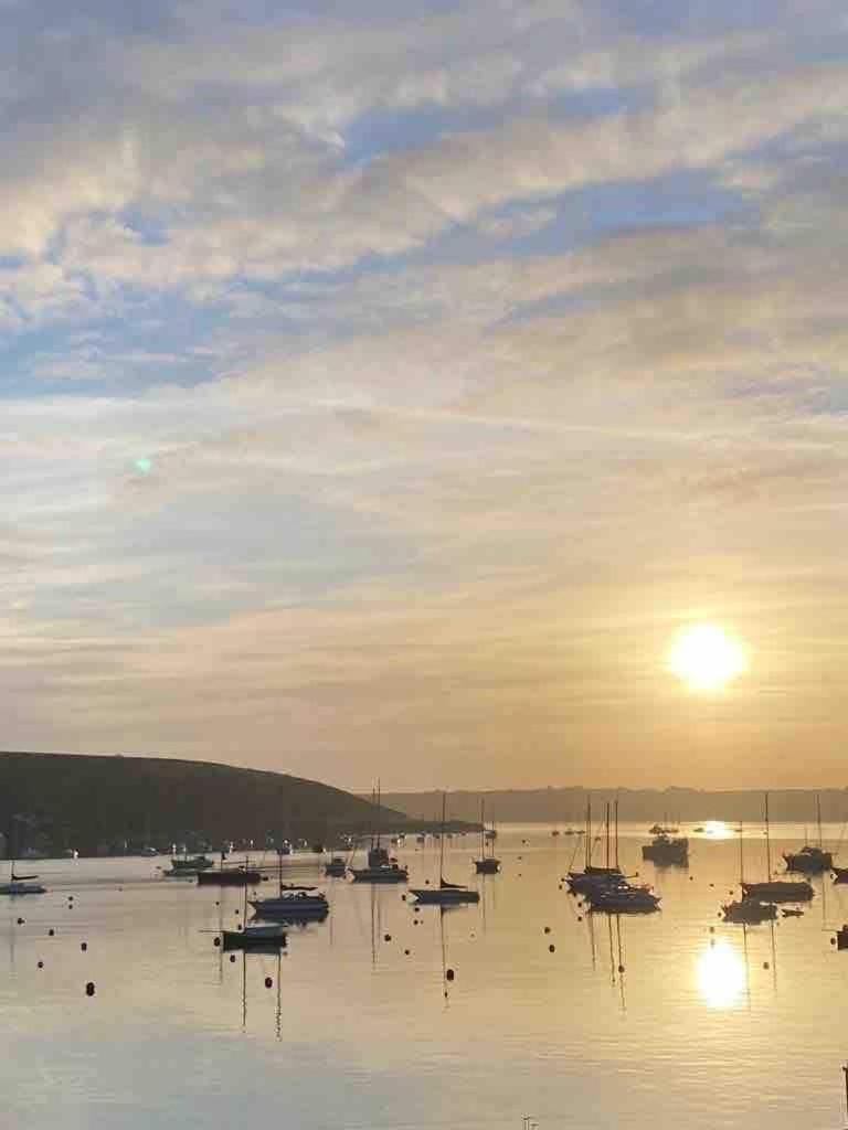 Stunning Waterfront Apartment With Spectacular Views & Parking At 'Captains Loft' Falmouth Buitenkant foto